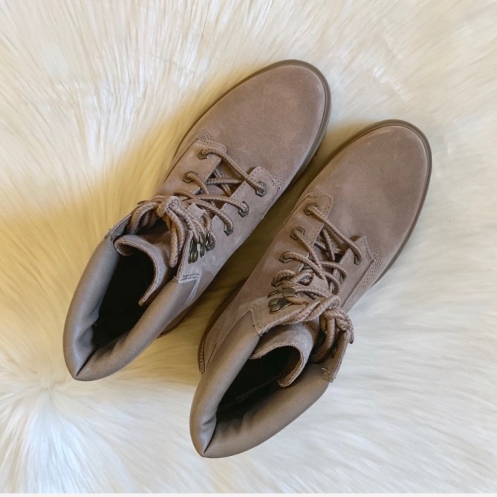 Timberland Carnaby Cool 6” Taupe Suede Boots - Picture 4 of 7